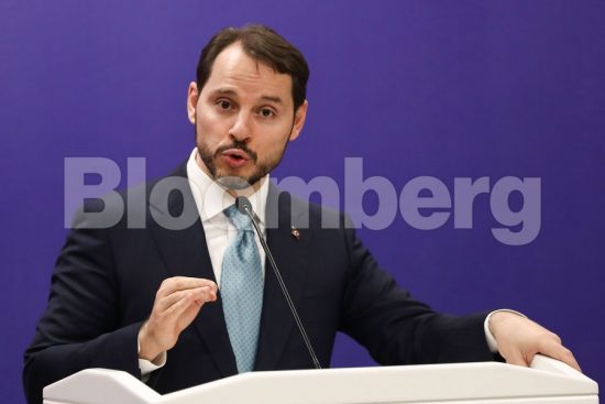 Αλμπαϊράκ: Ο γαμπρός του Ερντογάν σπάει τη σιωπή του και απειλεί με μηνύσεις