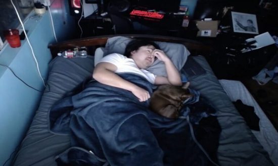 Πώς έβγαλε αυτός ο 26χρονος $16.000… στον ύπνο του