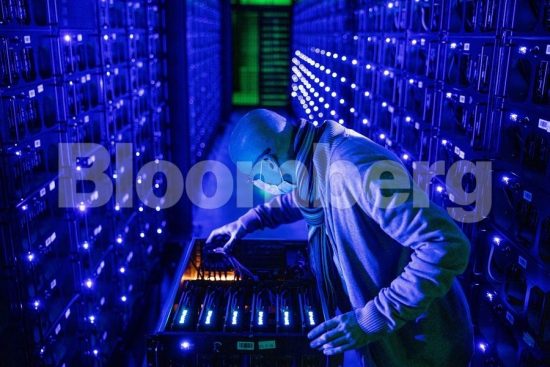 Bitcoin: Ξεπέρασε και τα 48.000 δολάρια ενώ εταιρείες κολοσσοί το «υιοθετούν»