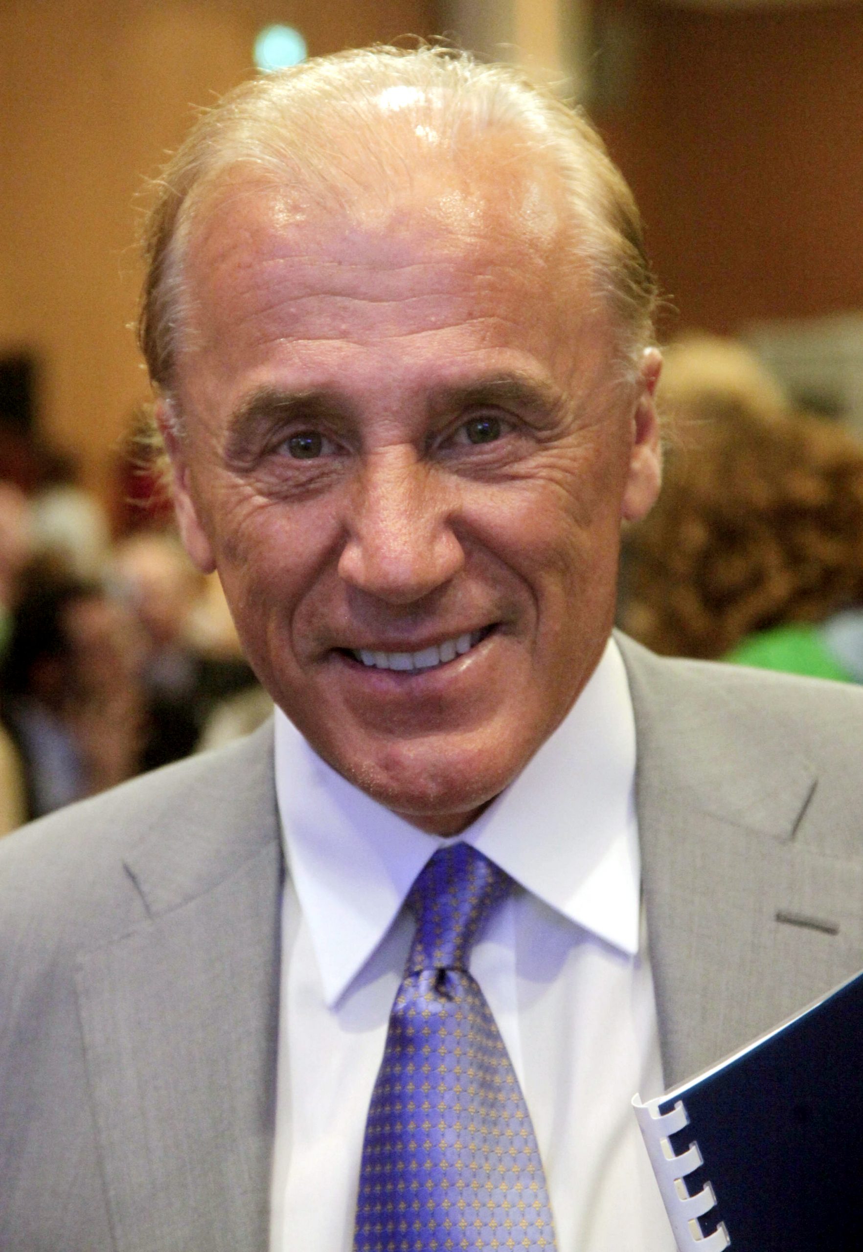 Ο δισεκατομμυριούχος Πελοποννήσιος ομογενής που πλούτισε αγοράζοντας νεκρές επιχειρήσεις