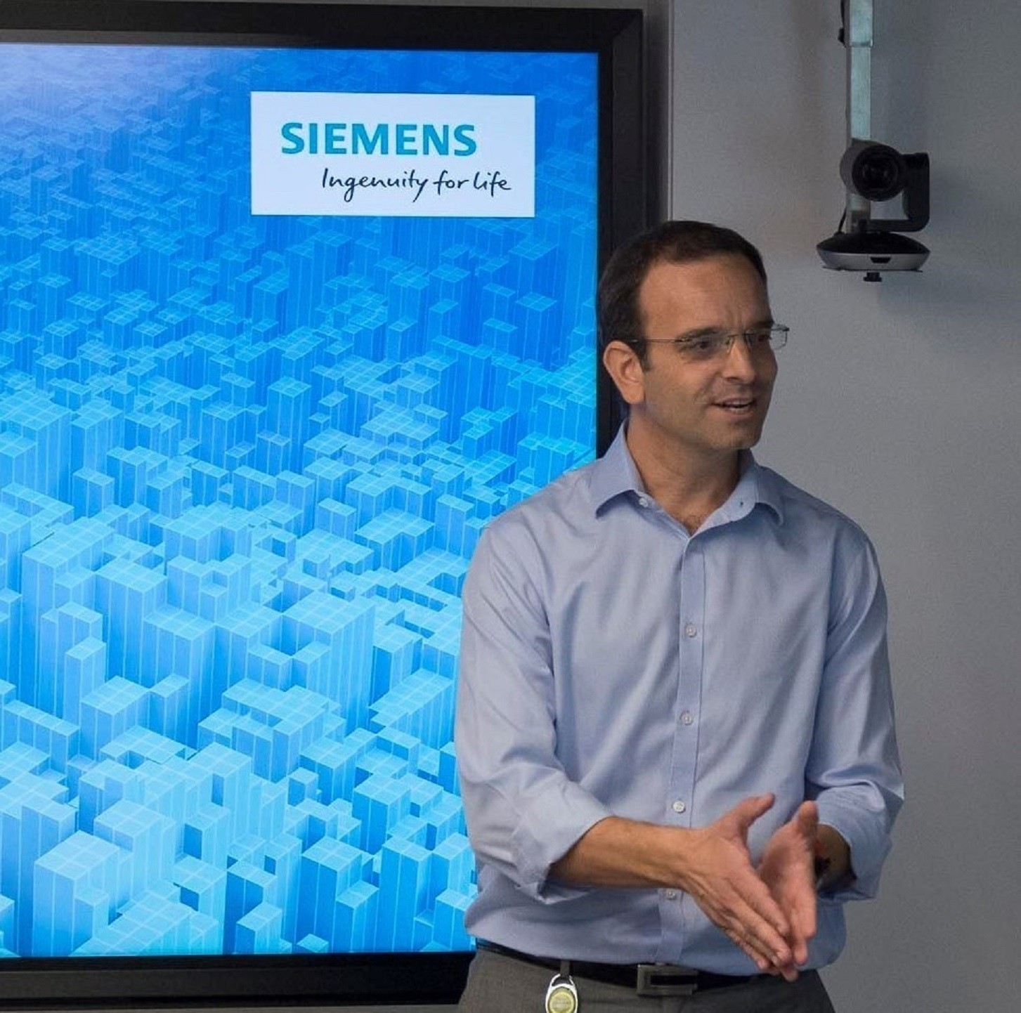 Νέος επικεφαλής στη Siemens Digital Industries ο Δρ. Βασίλης Χατζίκος