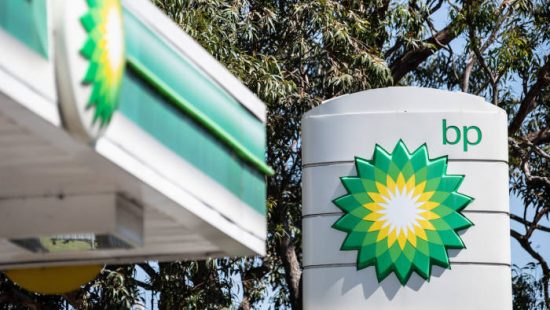 BP: Καθαρές ζημιές – μαμούθ $5,7 δισ. για το 2020