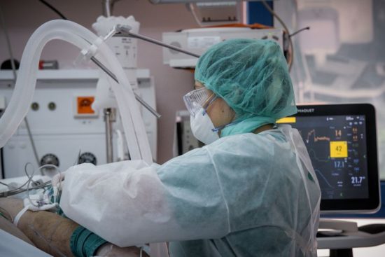 Απογευματινά χειρουργεία: Γιατί είναι δύσκολο το εγχείρημα – Οι ενστάσεις των εργαζομένων