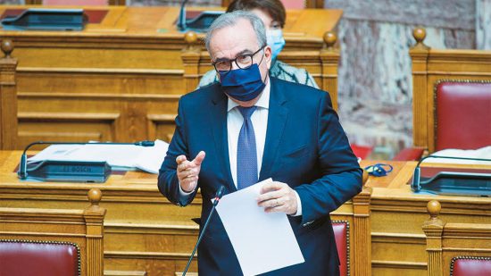 Παπαθανάσης: Πρόταση για άνοιγμα φροντιστηρίων και σχολείων – Έρχεται το «τέλος» των SMS