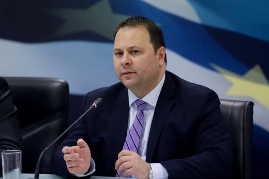 Σταμπουλίδης: Απαγορεύεται η παραμονή πελατών στις επιχειρήσεις εστίασης