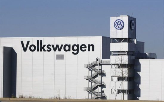 VW: Σχέδια για μεταφορά της παραγωγής από τη Γερμανία – Ποιες χώρες μπαίνουν στο στόχαστρο