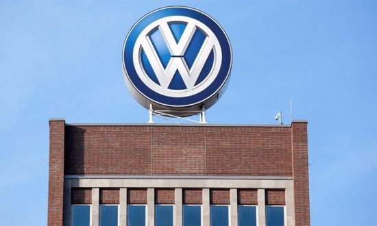 Volkswagen: ‘Εδωσε τα χέρια με το σωματείο των εργαζομένων για τους μισθούς