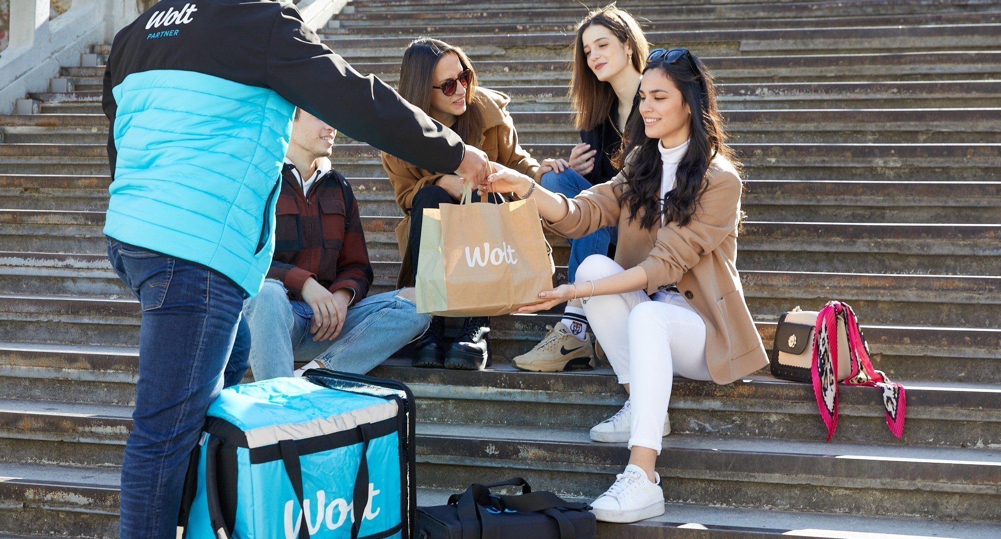 Wolt: «Φουλάρει» για παραδόσεις και στην Πάτρα