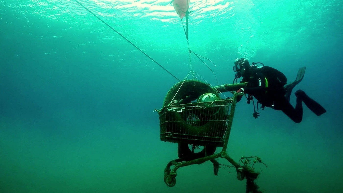 Aegean Rebreath: Πώς «καθαρίζει» Αιγαίο και Ιόνιο από τα σκουπίδια