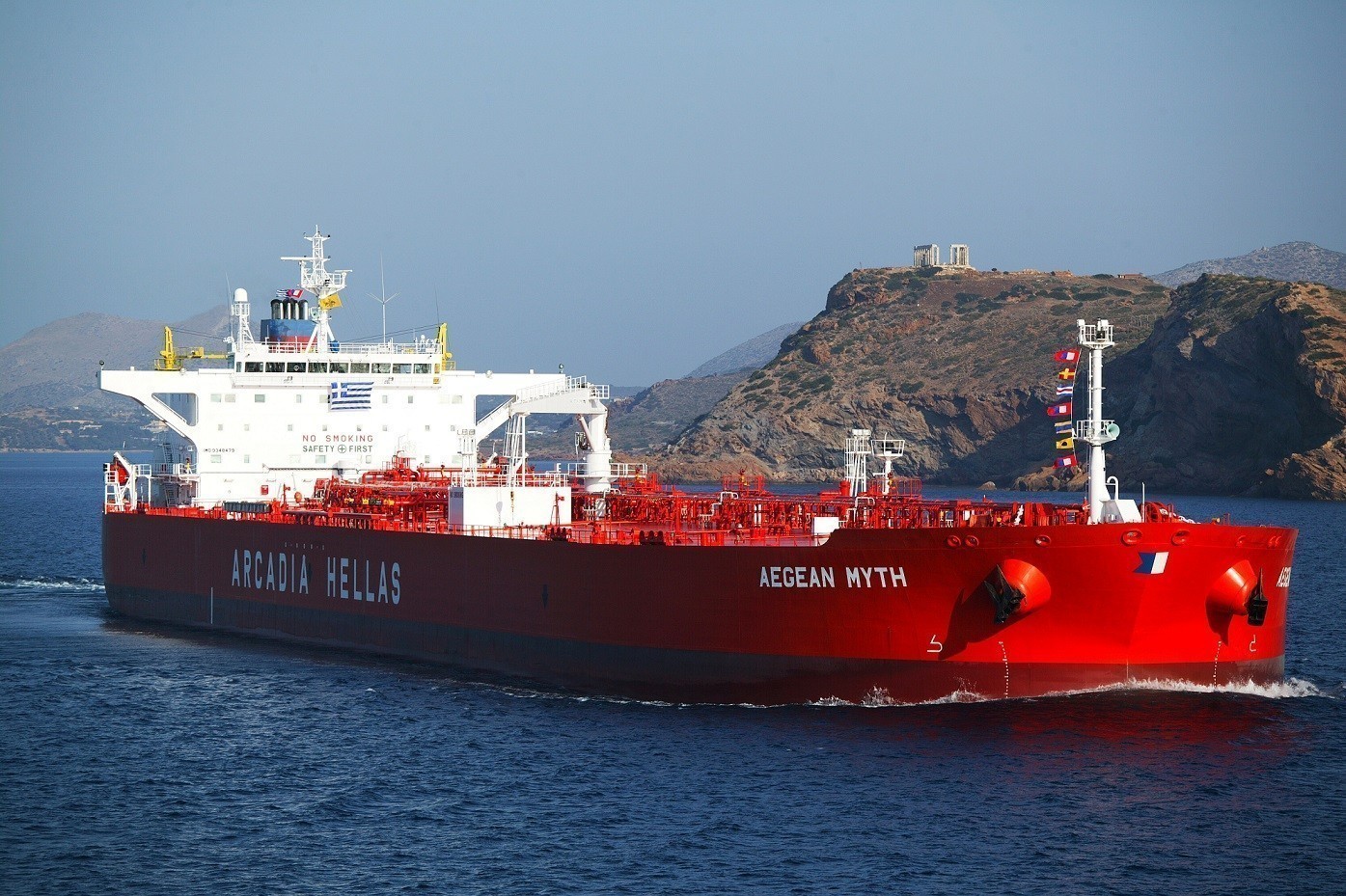 Χαλυβουργική – Arcadia: Αντίθετες πορείες – Ποια είναι η οικολογική και ελληνική ναυτιλιακή εταιρεία των Αγγελόπουλων