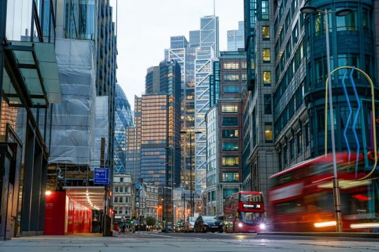 Ανατροπές στην αγορά εργασίας – Ποια επαγγέλματα είναι πλέον ανάρπαστα στο Λονδίνο