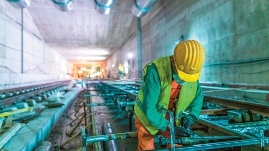 Τρία ηχηρά καμπανάκια για το ασφαλιστικό: Συνταξιοδοτήσεις, γονιμότητα, γήρανση