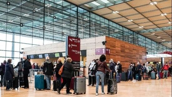 Γερμανία: Κλειστοί οι διάδρομοι στο αεροδρόμιο του Βερολίνου – Βρανδεμβούργου