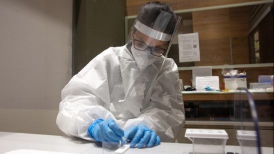 Σαρηγιάννης: Πόσα είναι τα πραγματικά ενεργά κρούσματα κορωνοϊού (vid)