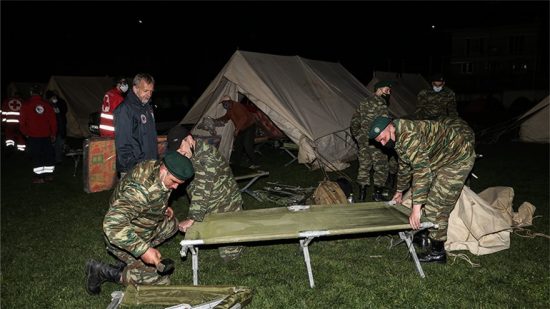 Σεισμός στην Ελασσόνα: Σε ξενοδοχεία και σκηνές πέρασαν τη νύχτα οι κάτοικοι