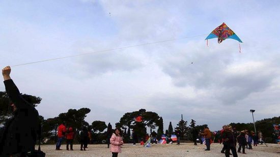 Καθαρά Δευτέρα: Ποια μέτρα ισχύουν αύριο – Τι επιτρέπεται, τι απαγορεύεται