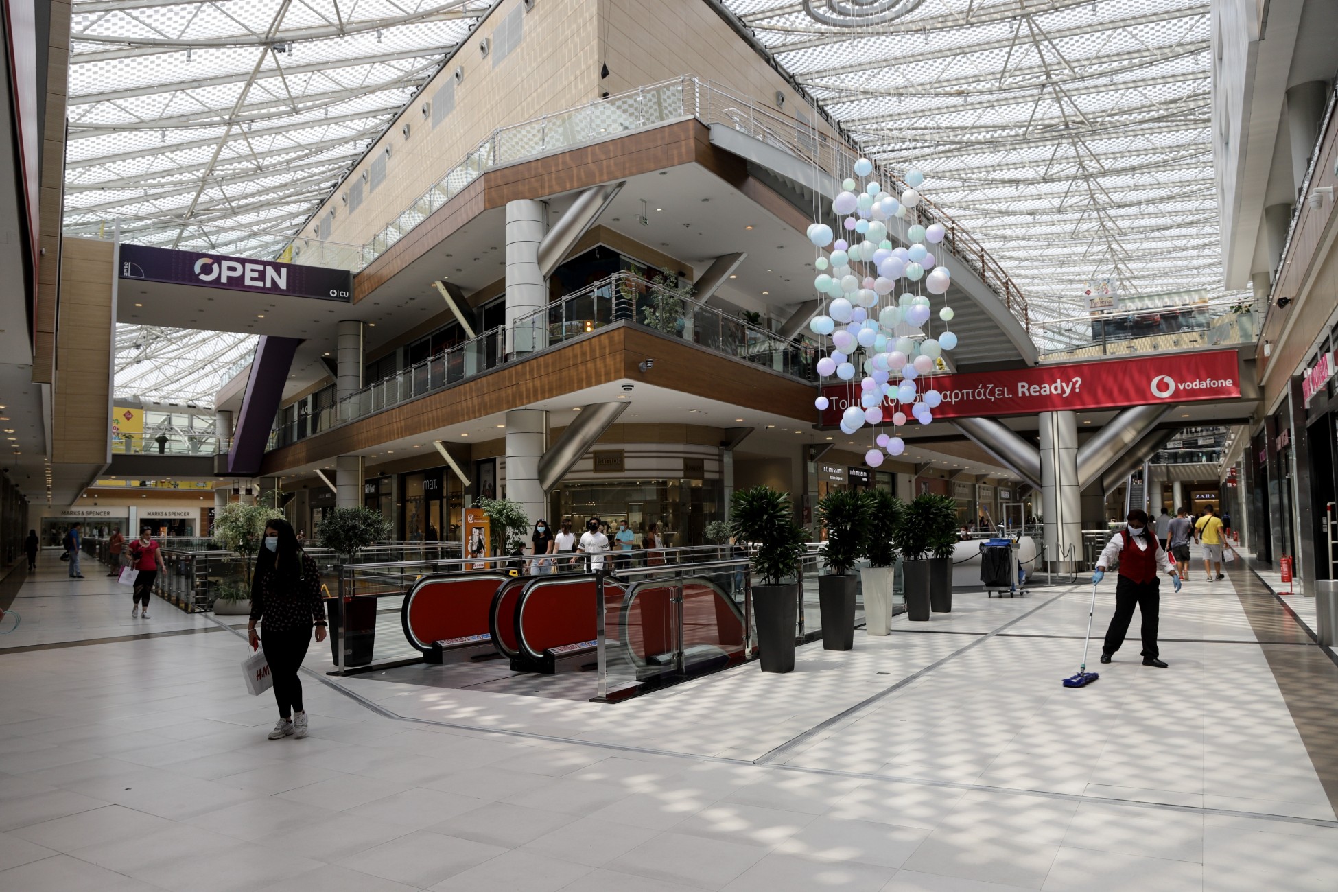 ΣΕΛΠΕ: Αθέμιτος ανταγωνισμός απ’ την απαγόρευση λειτουργίας των εμπορικών κέντρων