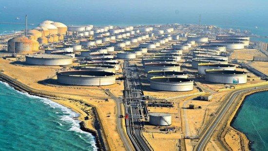 Saudi Aramco: Ενισχύει την παραγωγή μετά το «άλμα» στο πετρέλαιο