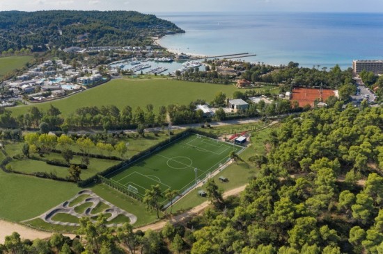 Sani Resort: Το πρώτο ξενοδοχείο στην Ελλάδα με μηδενικό αποτύπωμα άνθρακα