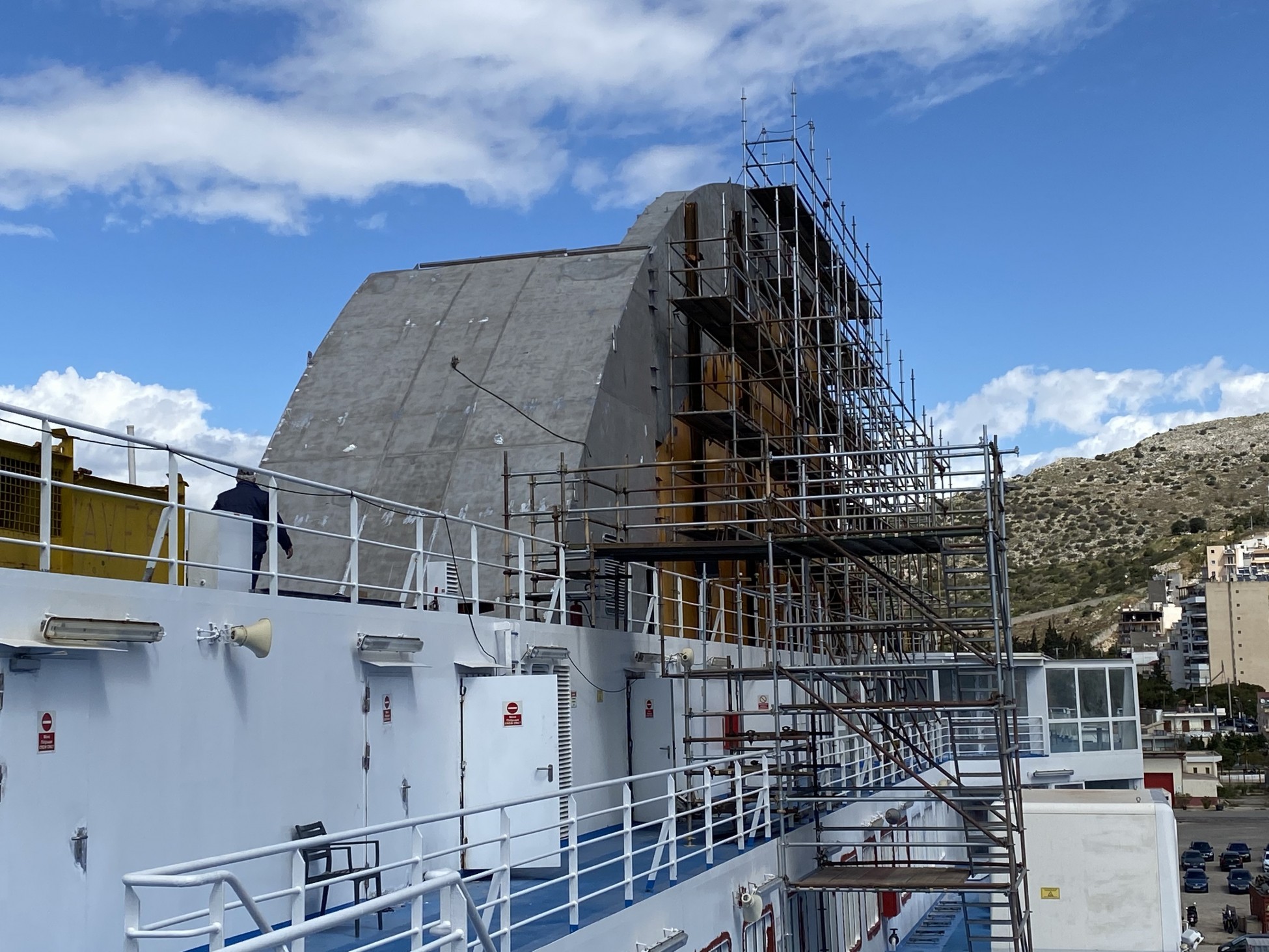 Δείτε καρέ καρέ την εγκατάσταση scrubber στο Blue Star Mykonos