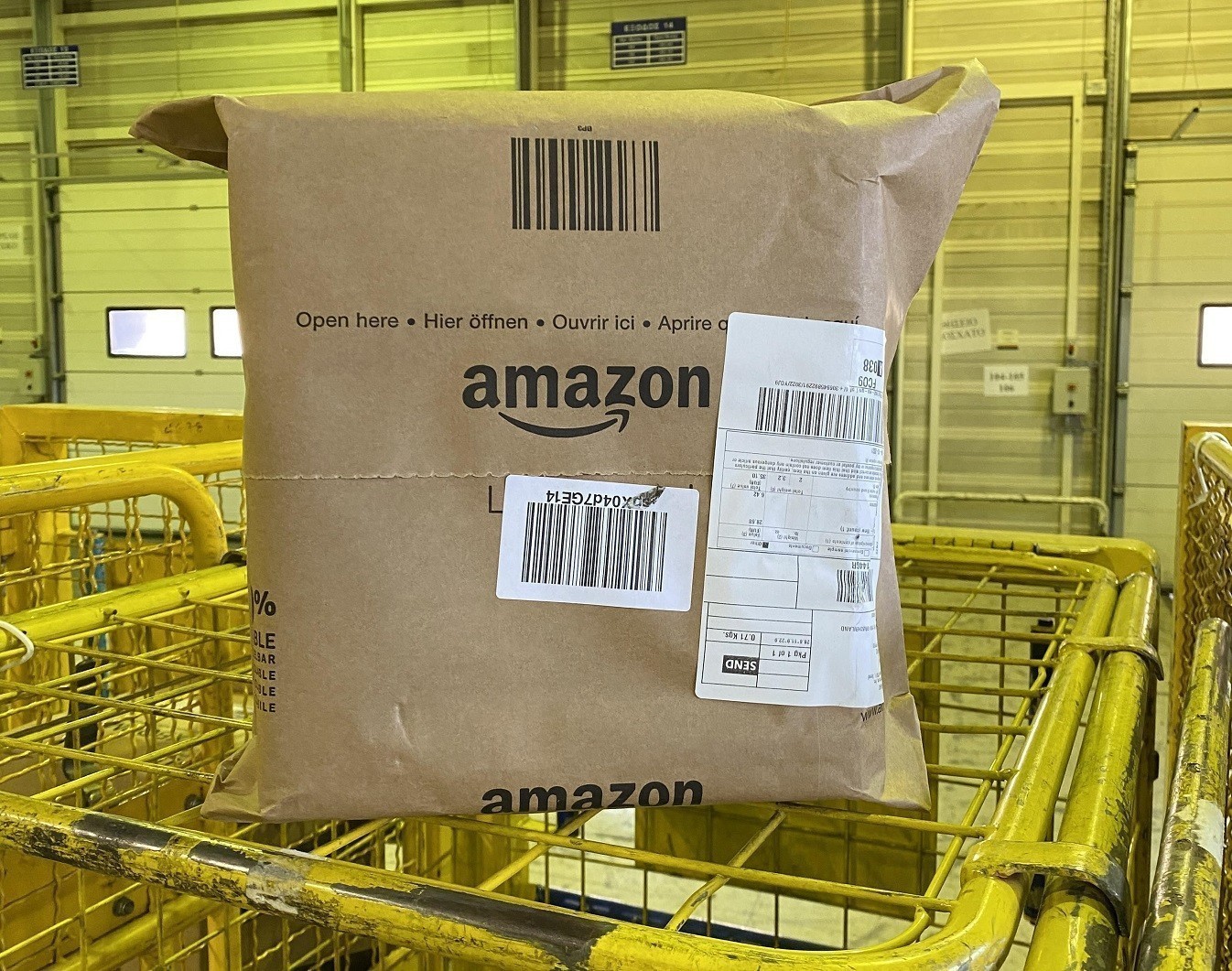Amazon: Tι κάνει τα προϊόντα που δεν καταφέρνει να πουλήσει;