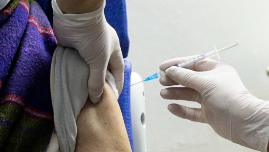 Αντιγριπικό εμβόλιο: Γιατί οι Έλληνες γυρνούν την πλάτη στον εμβολιασμό