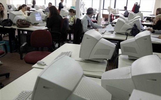 Εργασιακό νομοσχέδιο: Οξεία αντιπαράθεση με αιχμή τις υπερωρίες