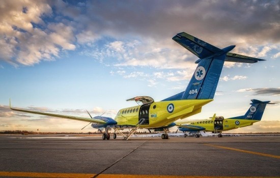 ΙΣΝ: Παραδόθηκαν στο ΕΚΑΒ τα δύο αεροπλάνα από τη δωρεά ύψους €16 εκατ.