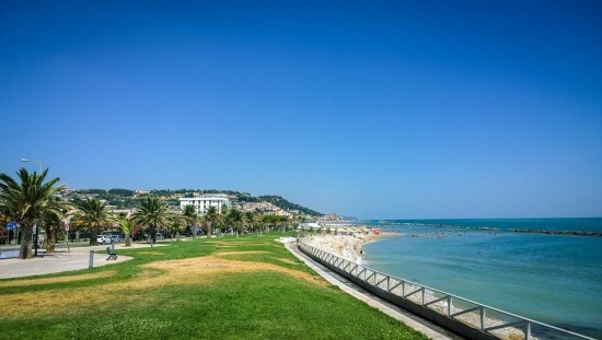 Ιταλός υπουργός Τουρισμού: Να προσφέρουμε και εμείς νησιά covid free όπως η Ελλάδα