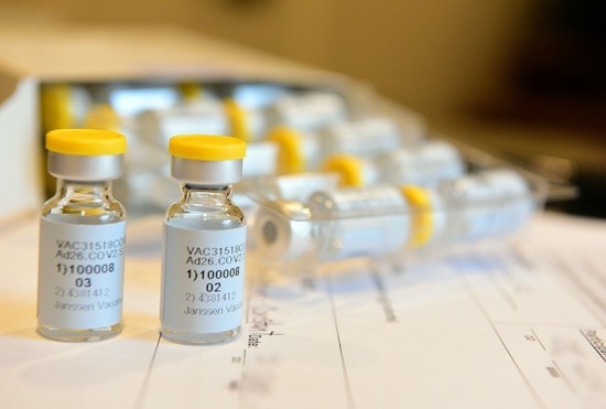 ΗΠΑ: Πράσινο φως στη χρήση του εμβολίου της Johnson & Johnson
