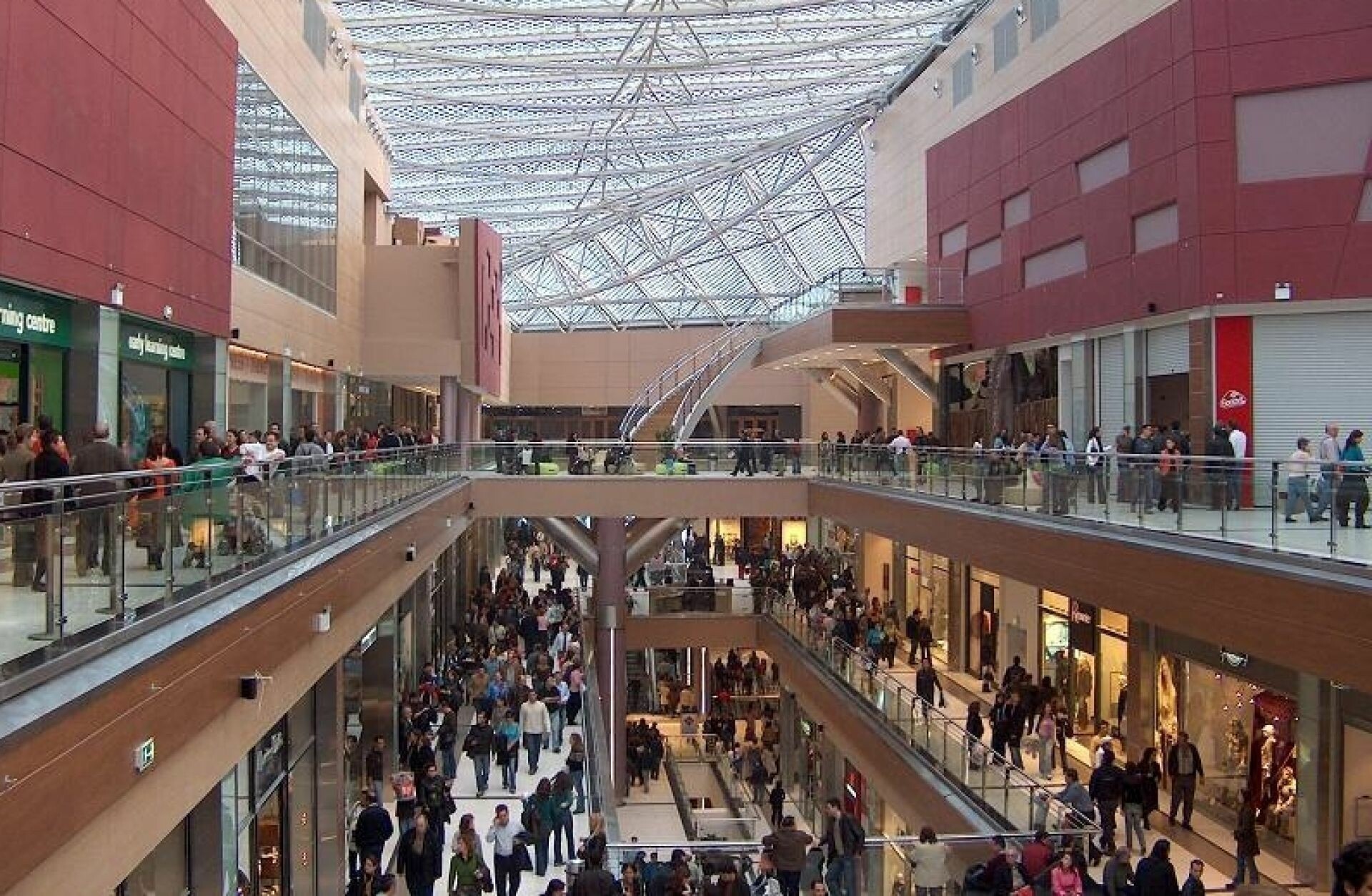 «Κόκκινο» για εμπορικά κέντρα: Αποδεκτή από την κυβέρνηση η εισήγηση των λοιμωξιολόγων