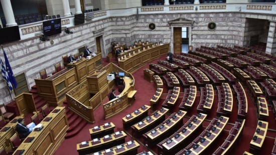 Βουλή: Υπερψηφίστηκε το ψηφιακό πιστοποιητικό