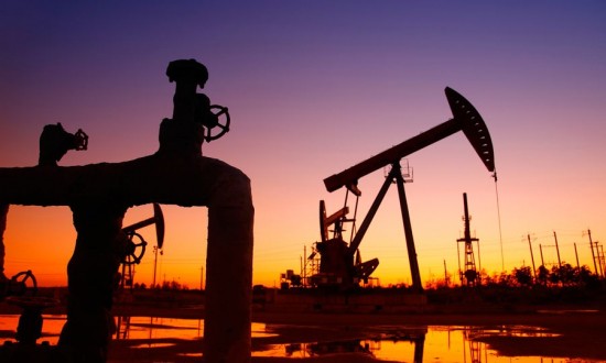 Μεγάλη πτώση για το πετρέλαιο – Ανησυχία για τη διεθνή ζήτηση (upd)