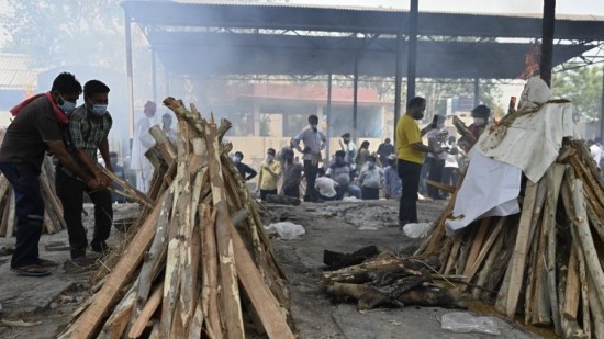 Φάουτσι: Άμεση επιβολή lockdown στην Ινδία