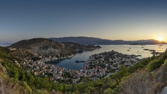 Economist: Μπορεί η Τουρκία να καταλάβει ένα μικρό ελληνικό νησί, όπως το Καστελλόριζο;