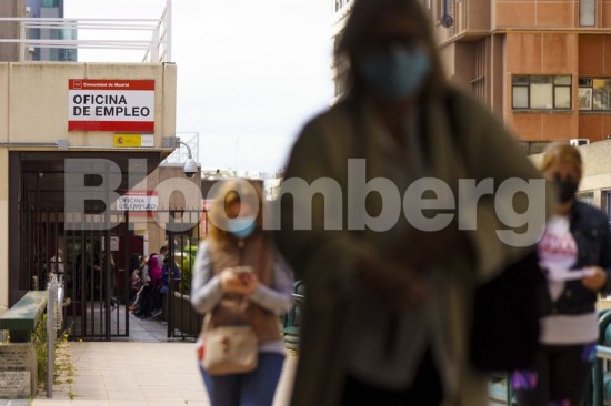 Ανάκαμψη δύο ταχυτήτων και αύξηση της ανισότητας προβλέπει ο ΟΟΣΑ