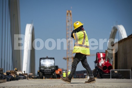 ΗΠΑ: Νέο χαμηλό πανδημίας για τις νέες αιτήσεις επιδομάτων ανεργίας