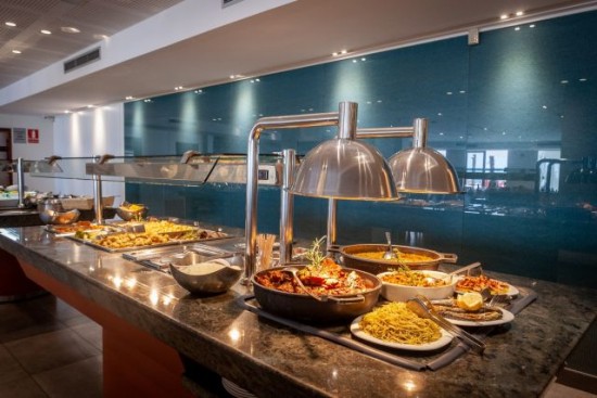 Υγειονομικά πρωτόκολλα ξενοδοχείων – Τι ισχύει για δωμάτια και μπουφέ