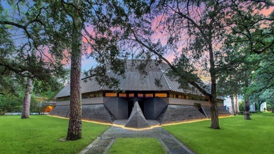 Στο σφυρί το «σπίτι του Darth Vader» – Φρενίτιδα στους Star Wars Freaks (pics)