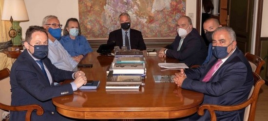 Εστίαση: Συνάντηση με Βορίδη και Πέτσα – Ποια αιτήματα έθεσε ο κλάδος