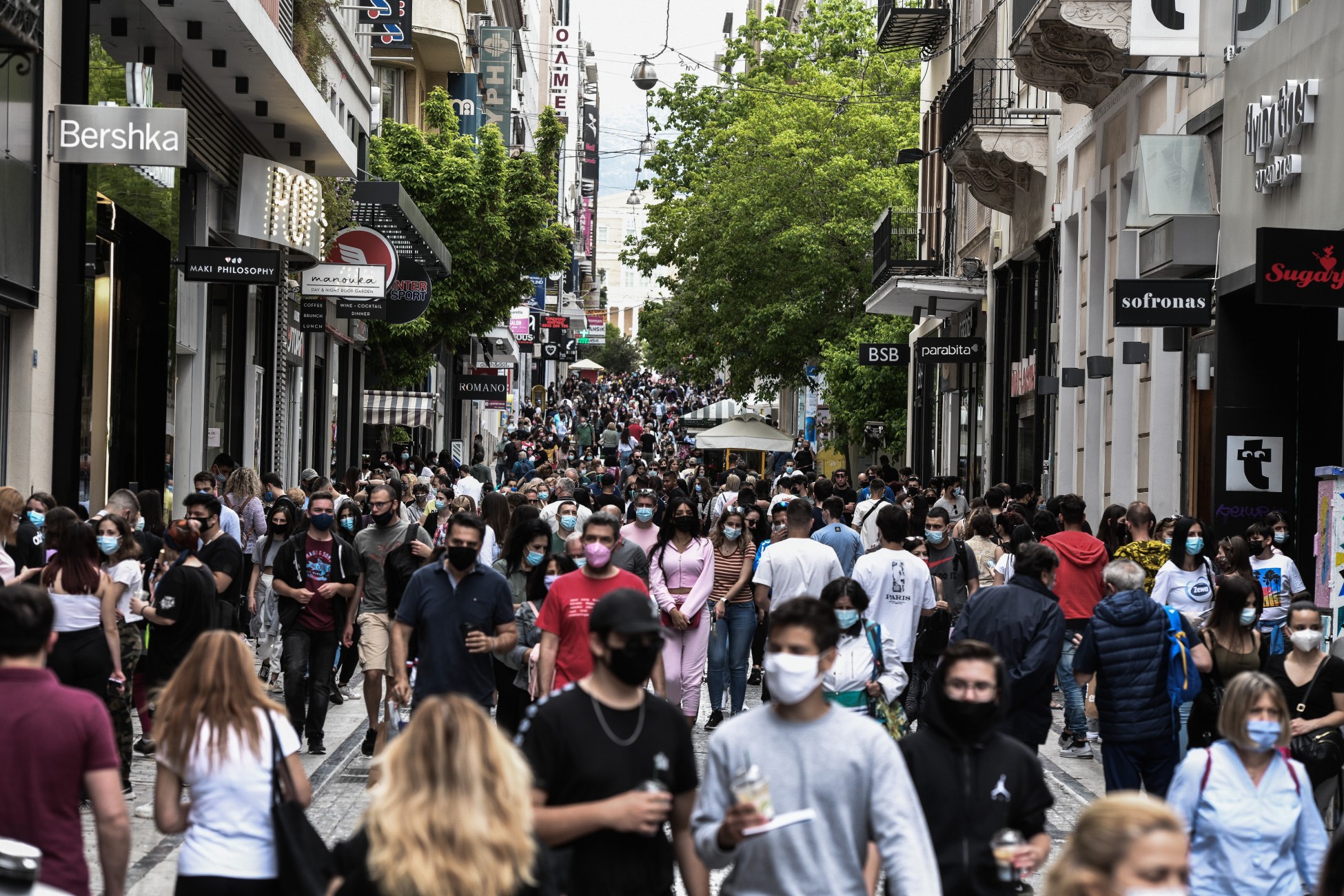 Άρση lockdown: Ποια μέτρα ισχύουν ακόμα – Τα πρόστιμα (vid)