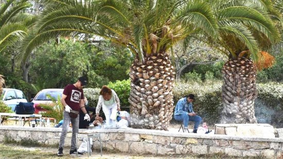 Πάσχα 2021: Η Ελλάδα γιορτάζει με σούβλες, παραδοσιακά τραγούδια και… μέτρα