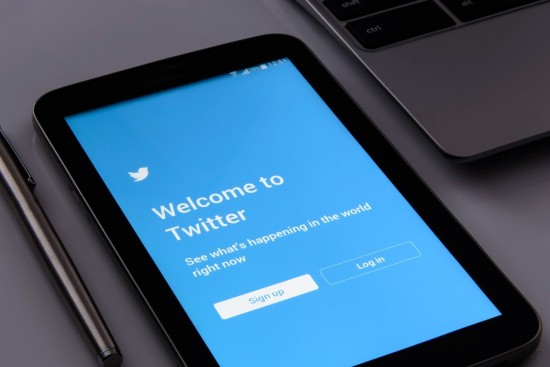 Twitter: Αγόρασε την τεχνολογική υπηρεσία ειδήσεων Scroll