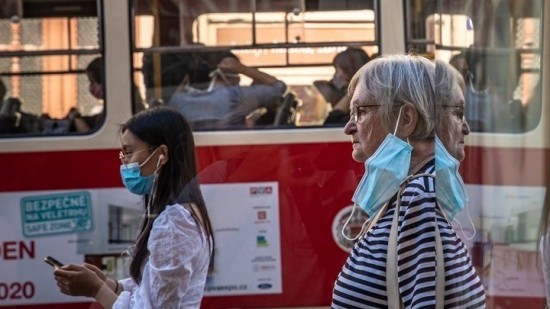 Τσεχία: Ανοίγουν πλήρως μπαρ και εστιατόρια – «Ελεύθερος» ο τουρισμός για επτά χώρες