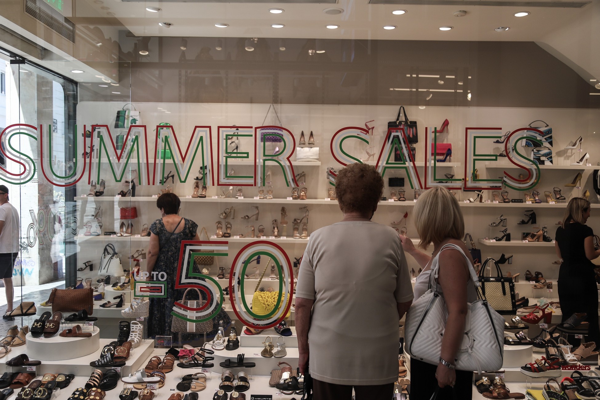 Καλοκαιρινές εκπτώσεις 2021: Πότε αναμένεται να ξεκινήσουν