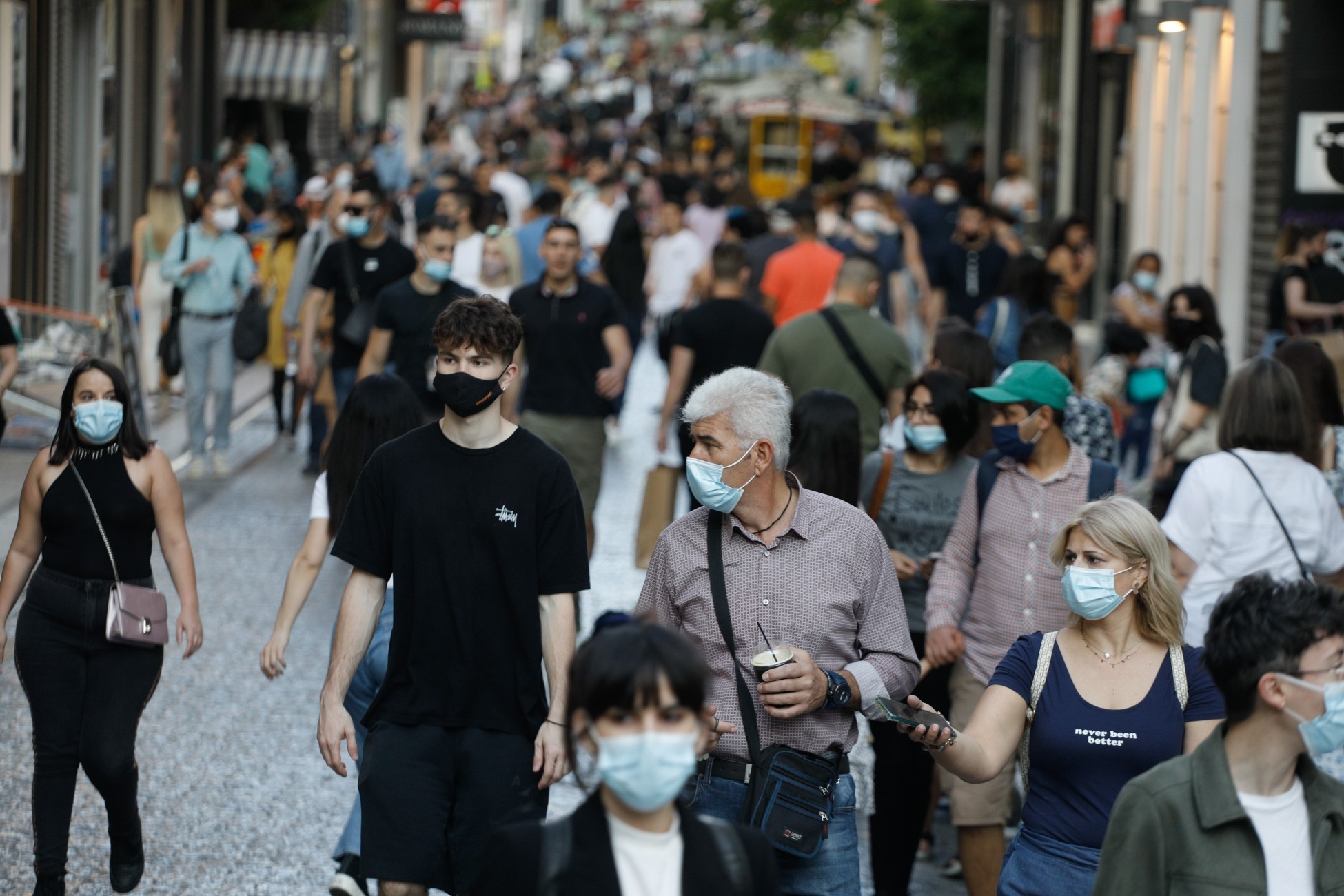 Άρση μέτρων: Τέλος η μάσκα και η απαγόρευση κυκλοφορίας – Τι ισχύει για self test, ανακοινώσεις Χαρδαλιά