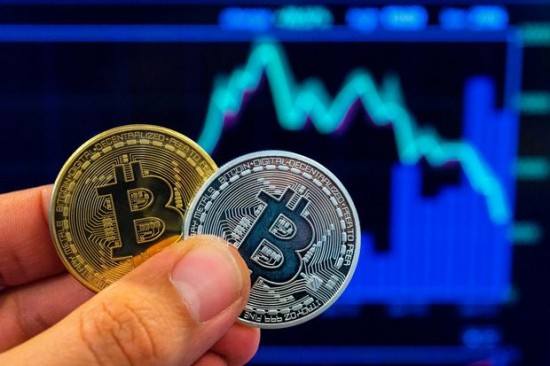 Bitcoin: Πώς χάθηκαν 300 δισεκατομμύρια δολάρια μέσα σε λίγες ημέρες