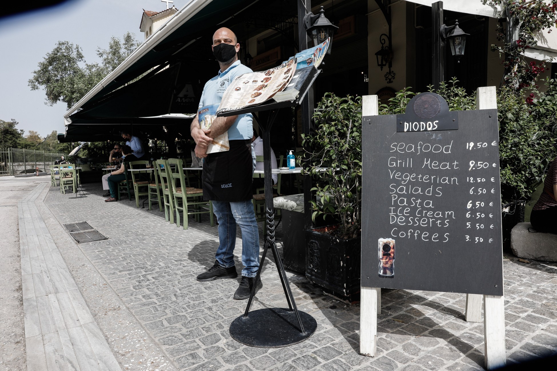 Έρχονται κινητοποιήσεις στην εστίαση – Απεργία στις 16 Νοεμβρίου