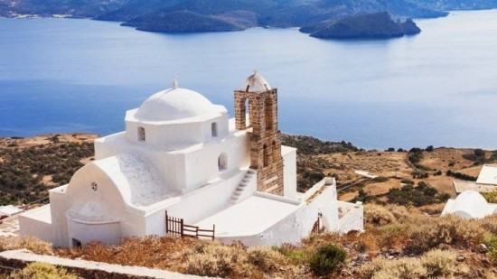 Μήλος: Dior και Louis Vuitton αποθεώνουν το ελληνικό νησί