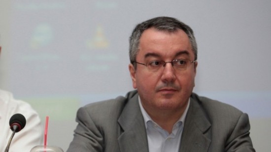 Μόσιαλος: Σχεδόν μηδενικοί οι ημερήσιοι θάνατοι αν εμβολιαστούν όλοι